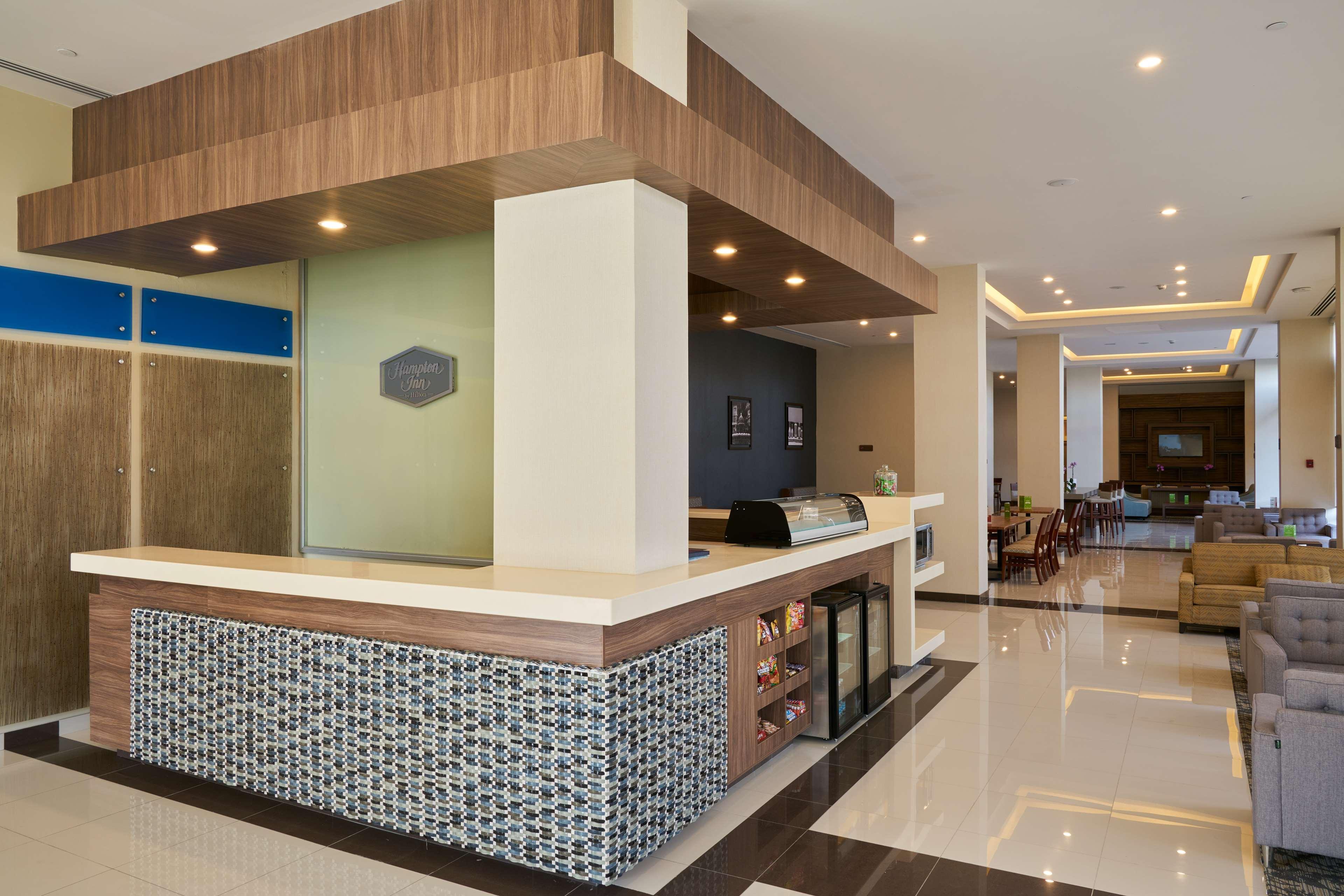 Hampton Inn By Hilton Irapuato Extérieur photo