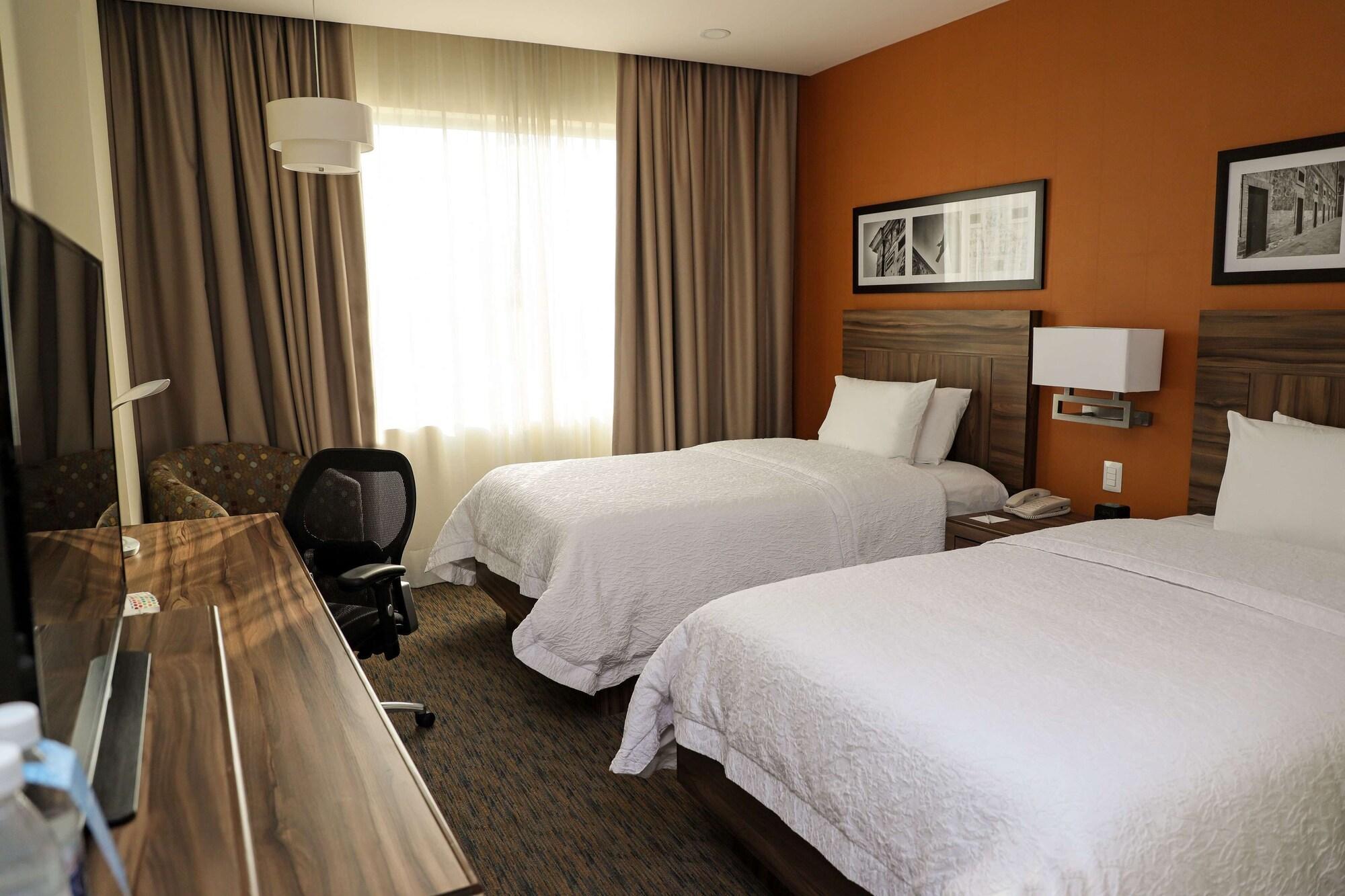 Hampton Inn By Hilton Irapuato Extérieur photo