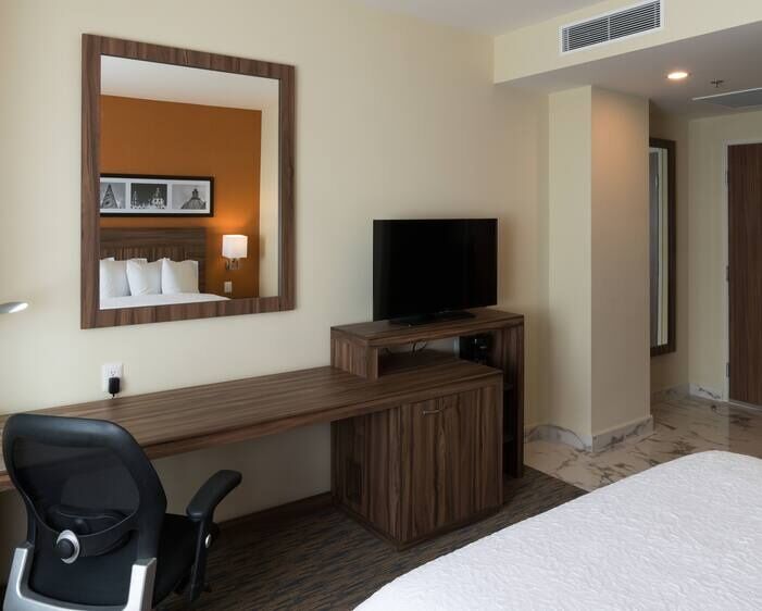 Hampton Inn By Hilton Irapuato Extérieur photo